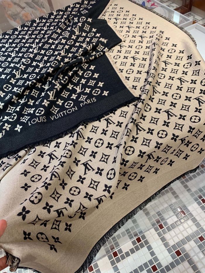 Louis Vuitton Scarf LV00060